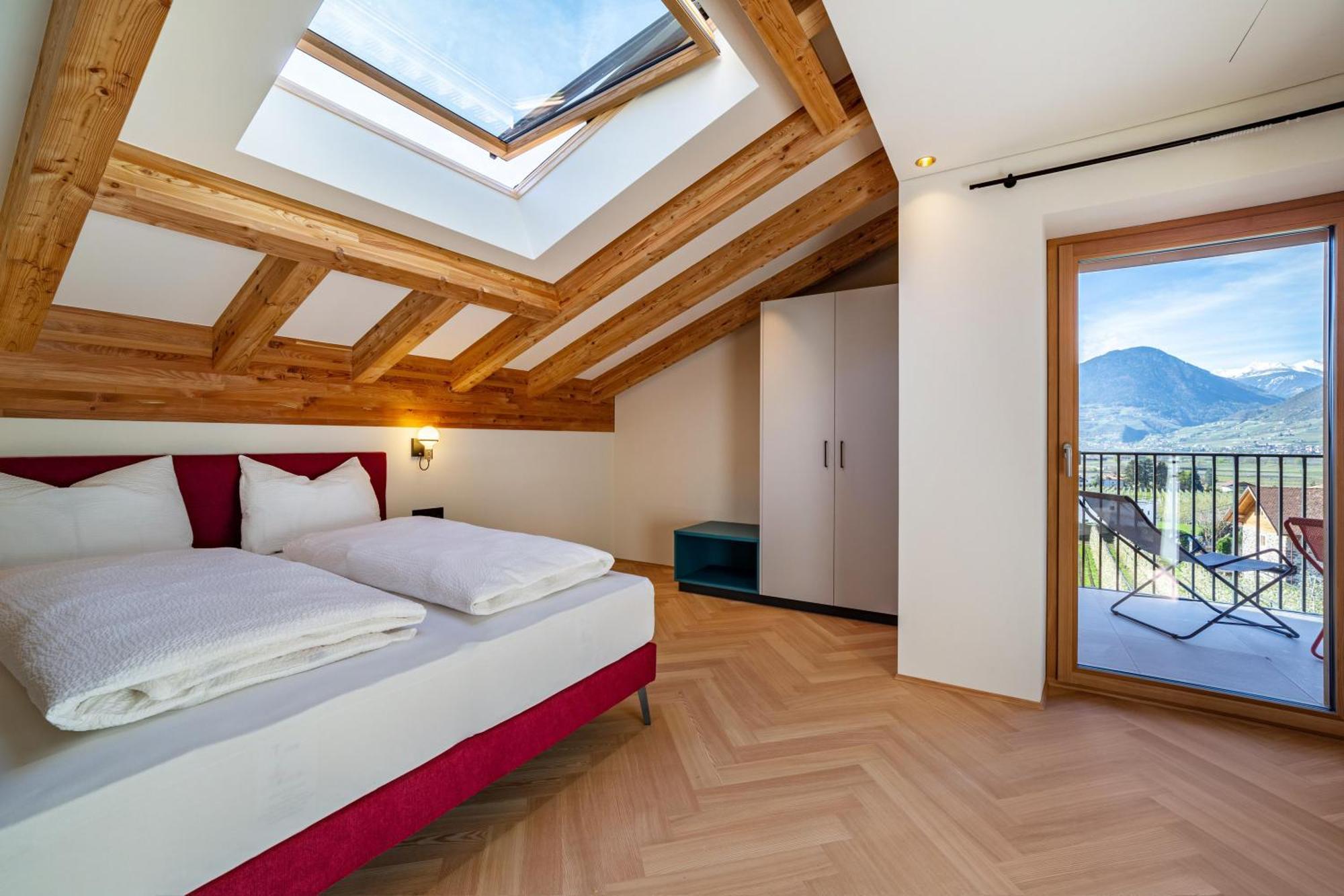 Rosa Unterschoeberlehof - Gloria Apartment Merano